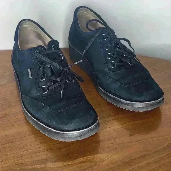 Salvatore Ferragamo Black Suede Trainers Size 8 Made In Italy - Picture 2 of 9